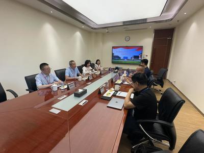 貴州醫(yī)科大學(xué)醫(yī)學(xué)影像學(xué)院彭安輝書記一行赴廣州訪企拓崗促就業(yè)并看望實(shí)習(xí)學(xué)生